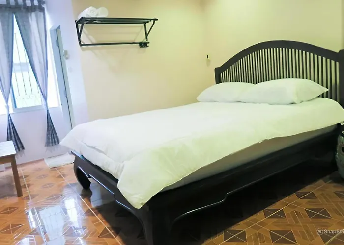 The Grand Palace Hostel
